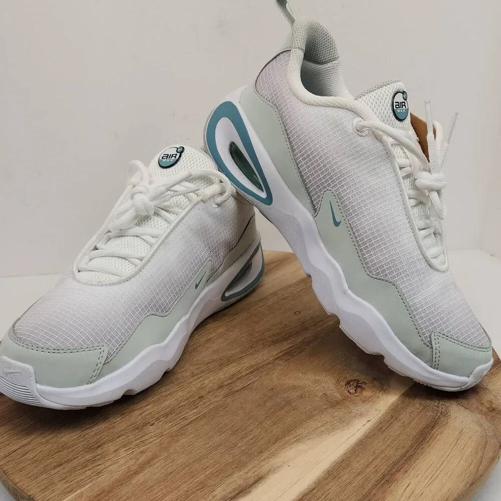 Nike Air Max Nova Size 6Y / Womens 7.5 White Silver